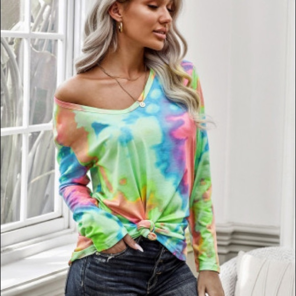 Green Tie Dye V-neck Slouchy Pullover New Boutique - Picture 2 of 5
